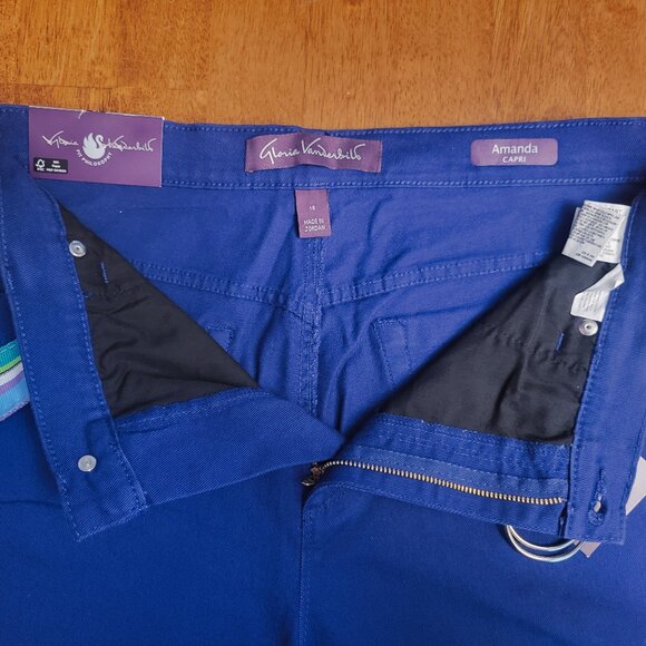 Gloria Vanderbilt ~ Sz “Missy” 16 ~ Blue Capris W/Belt ~ NWT - Picture 5 of 14